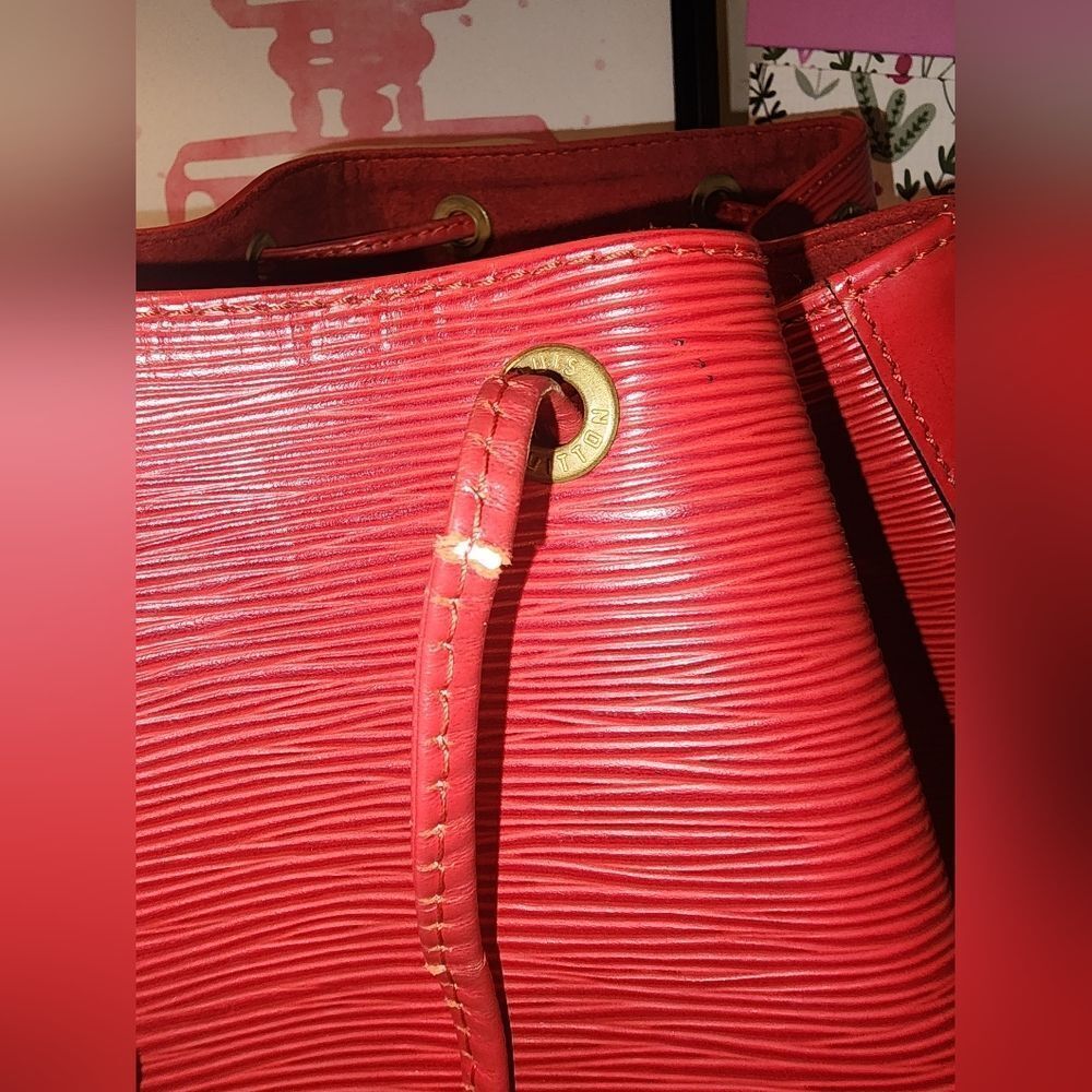 Louiis Vuitton Red Epi Bucket Bag - Picture 8 of 13